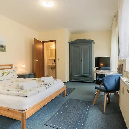Dori's 108 Hotel 3*