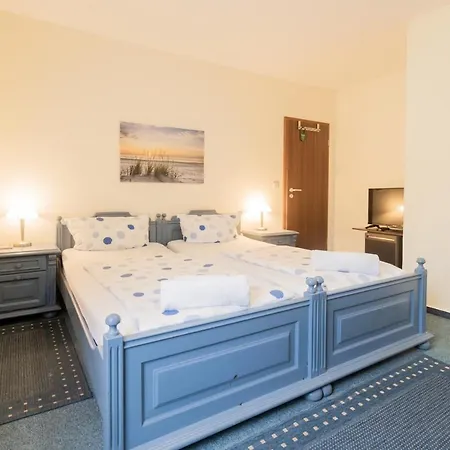 Dori's 108 Hotel 3*