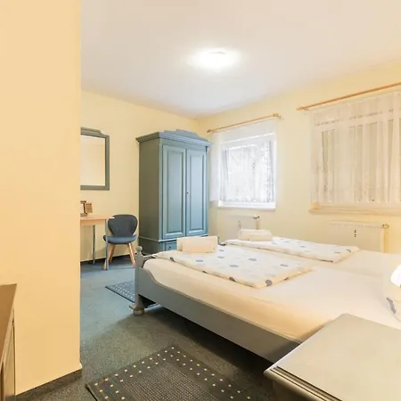 Dori's 108 Hotel